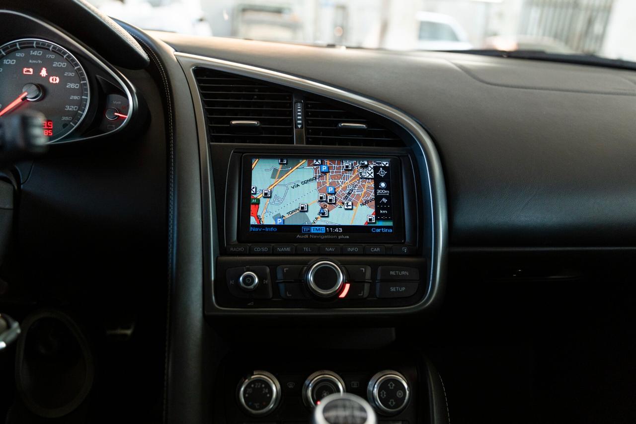 Audi R8 4.2 V8 FSI quattro