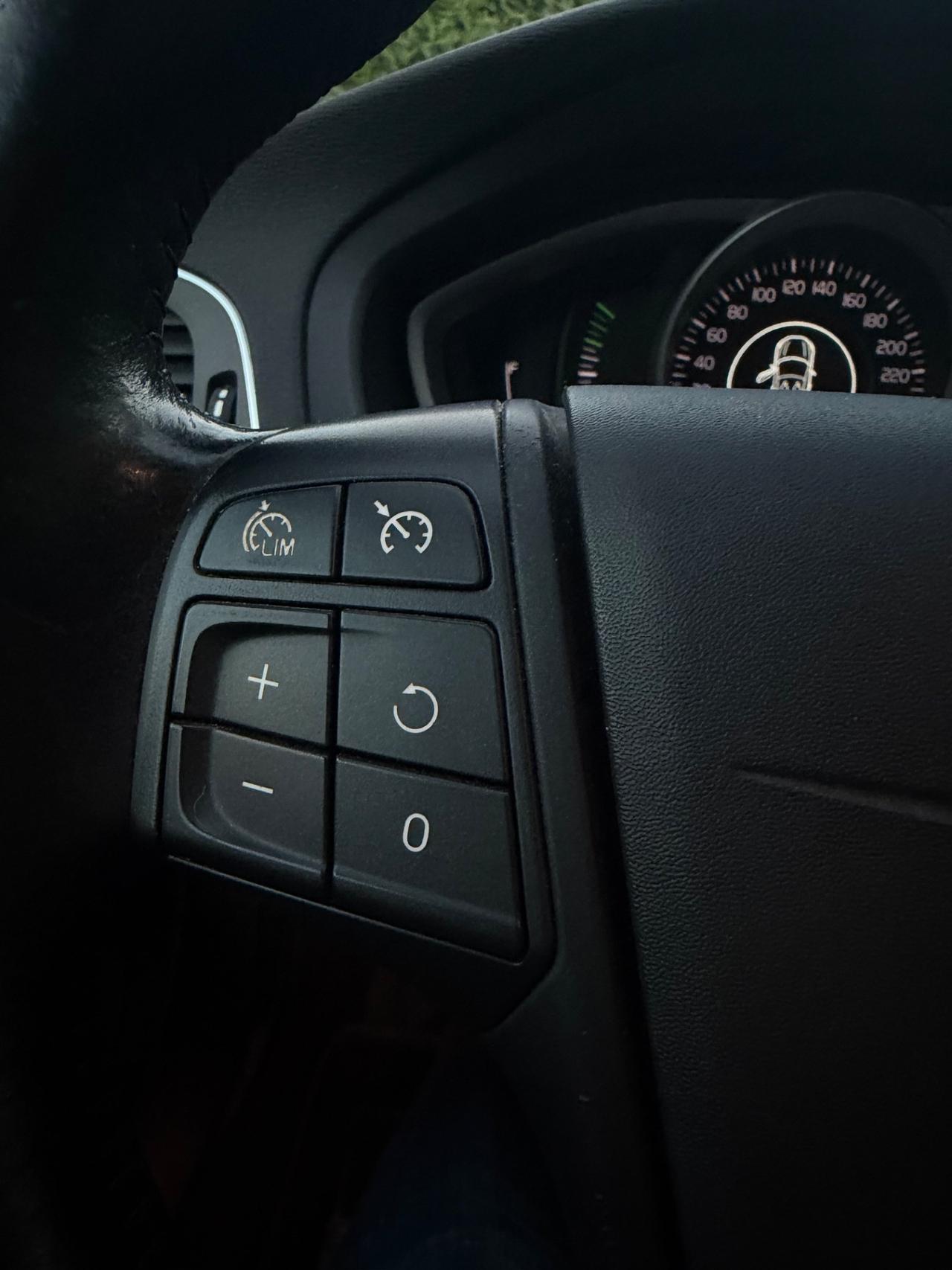 Volvo V40 D2 Kinetic - 2016 - EURO6B