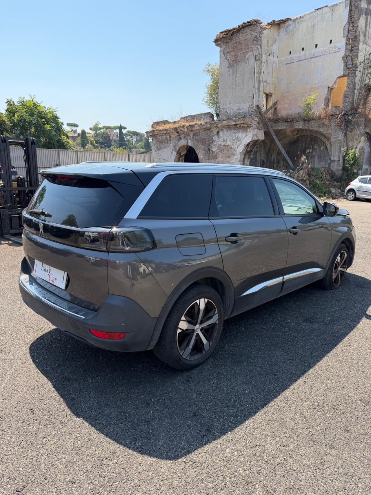 Peugeot 5008 Allure 1.5 Diesel SINISTRATA