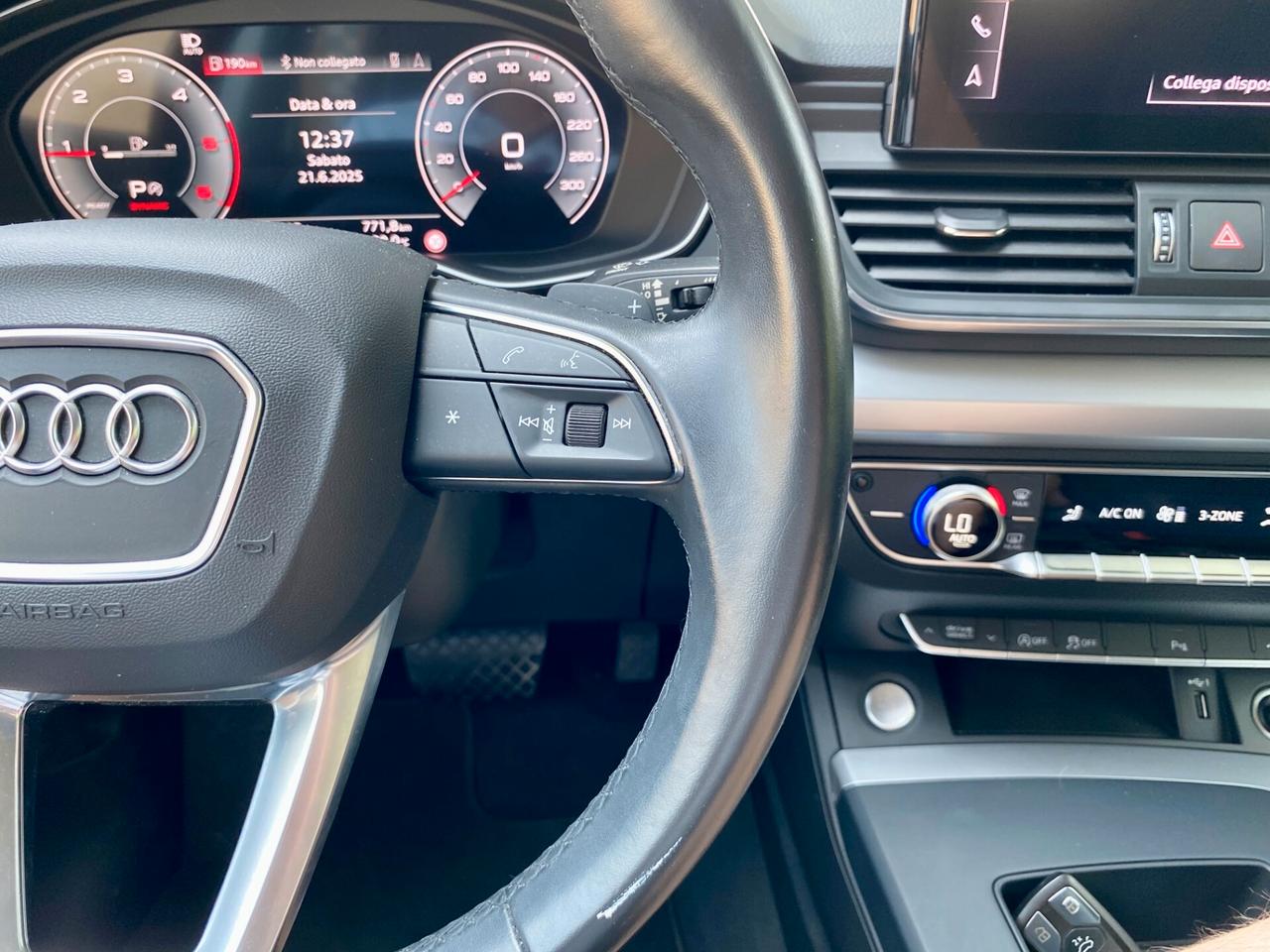 Audi Q5 40 2.0 tdi mhev 12V quattro s-tronic 204cv FARI MATRIX