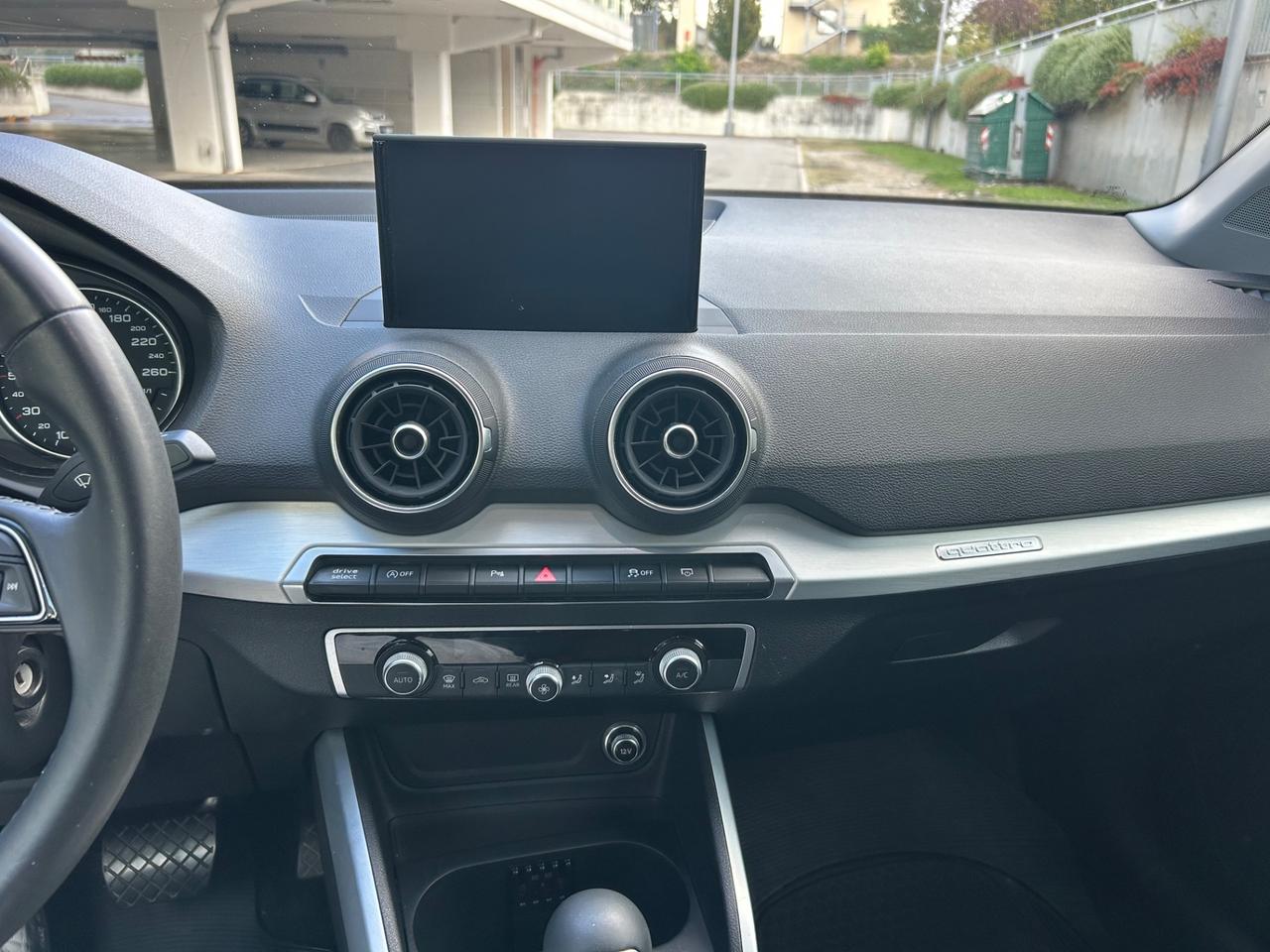 Audi Q2 35 TDI quattro S tronic Business