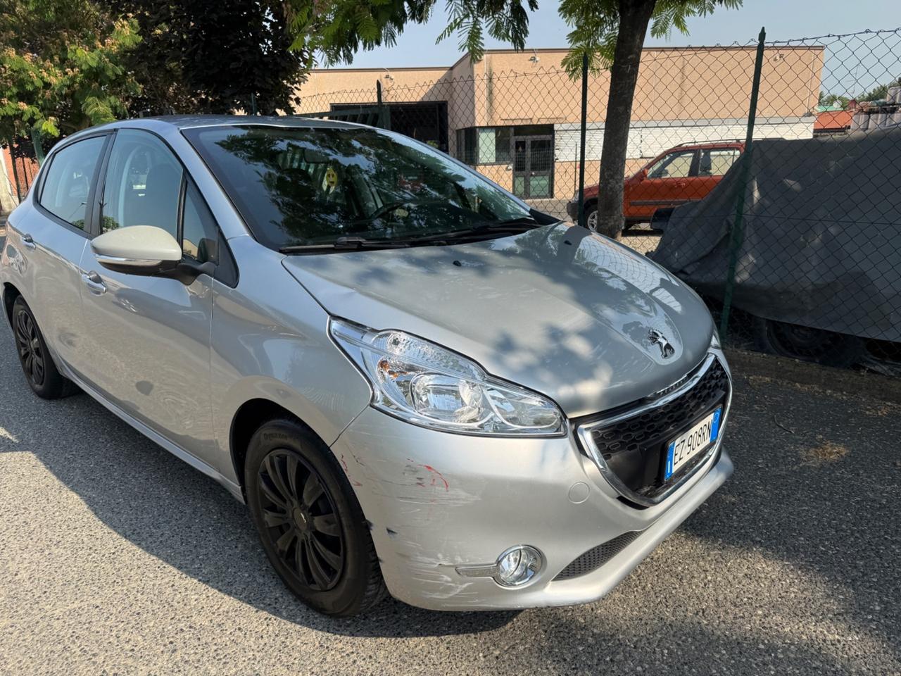 Peugeot 208 PureTech 82 5 porte Allure