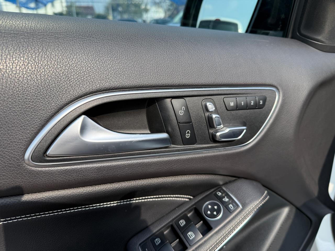 Mercedes-benz GLA 180 Business