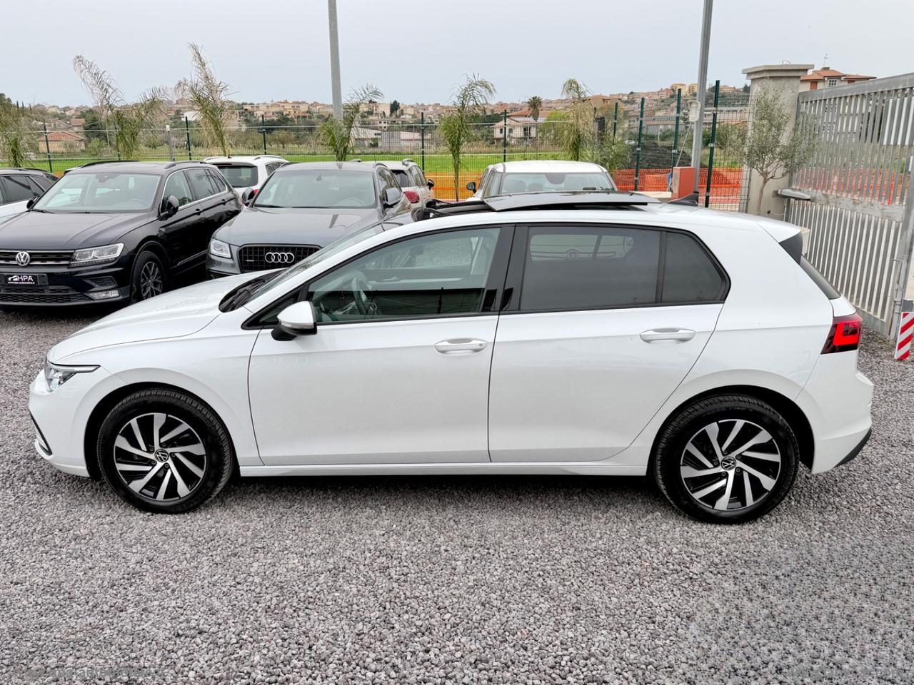 VOLKSWAGEN Golf 2.0TDI 150CV TETTO LED IQ-LIGHT NAVI RETROCAMERA