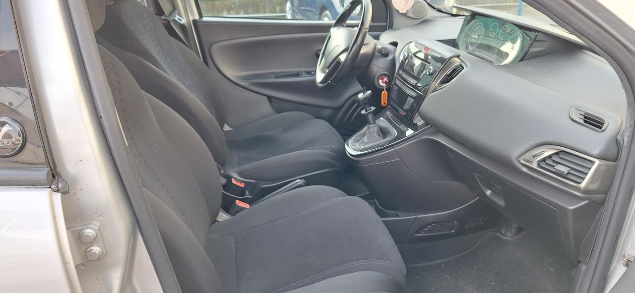 Lancia Ypsilon 1.2 69 CV 5 porte Gold