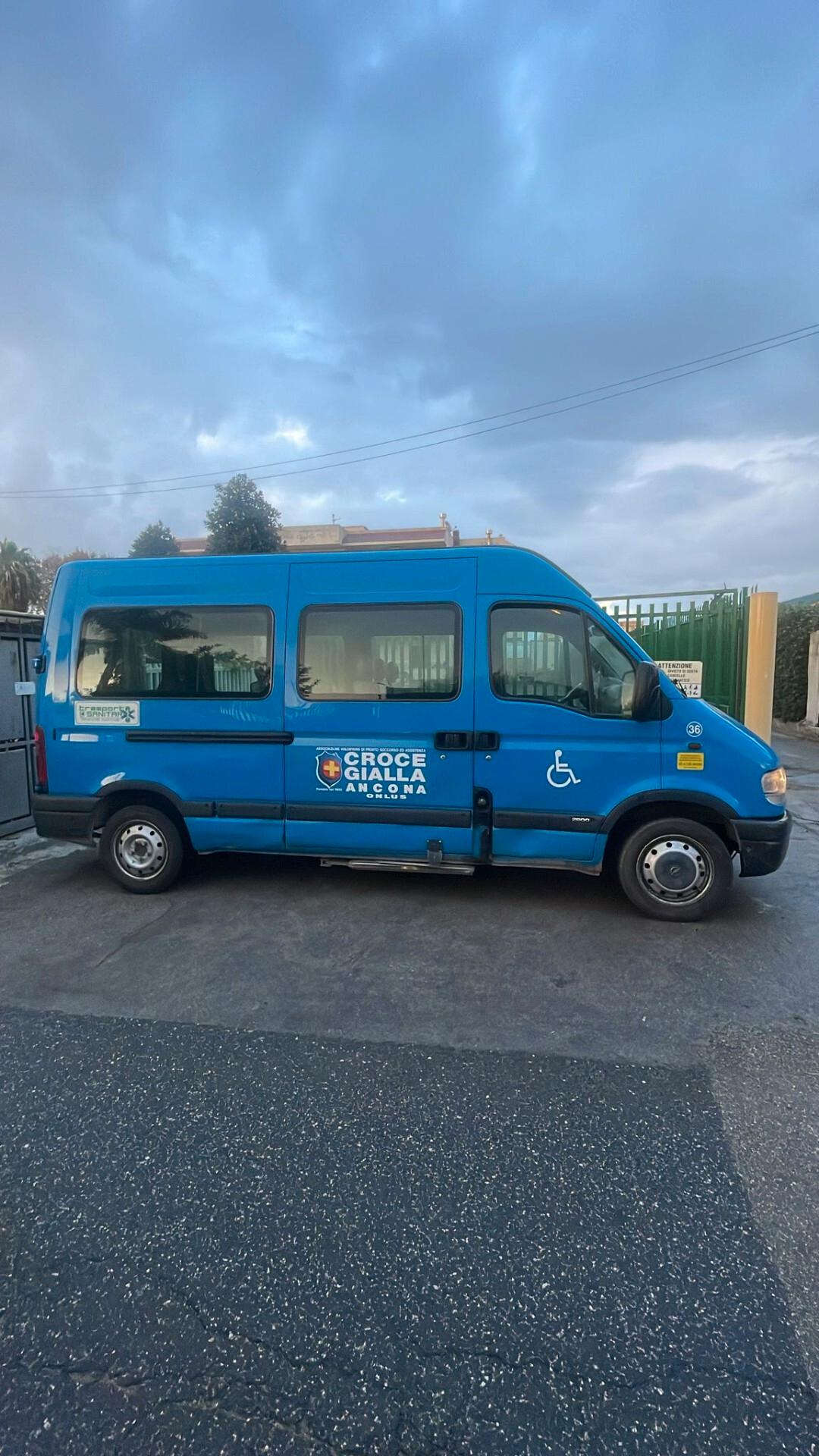 Opel 9 posti con pedana disabili