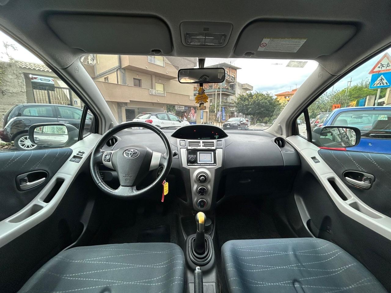 Toyota Yaris 1.3 5 porte Sol