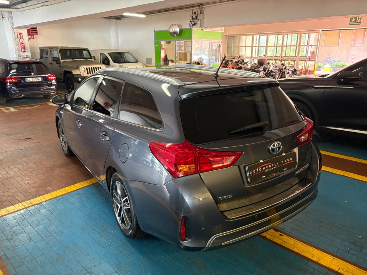 Toyota Auris Touring Sports 1.8 Hybrid Lounge