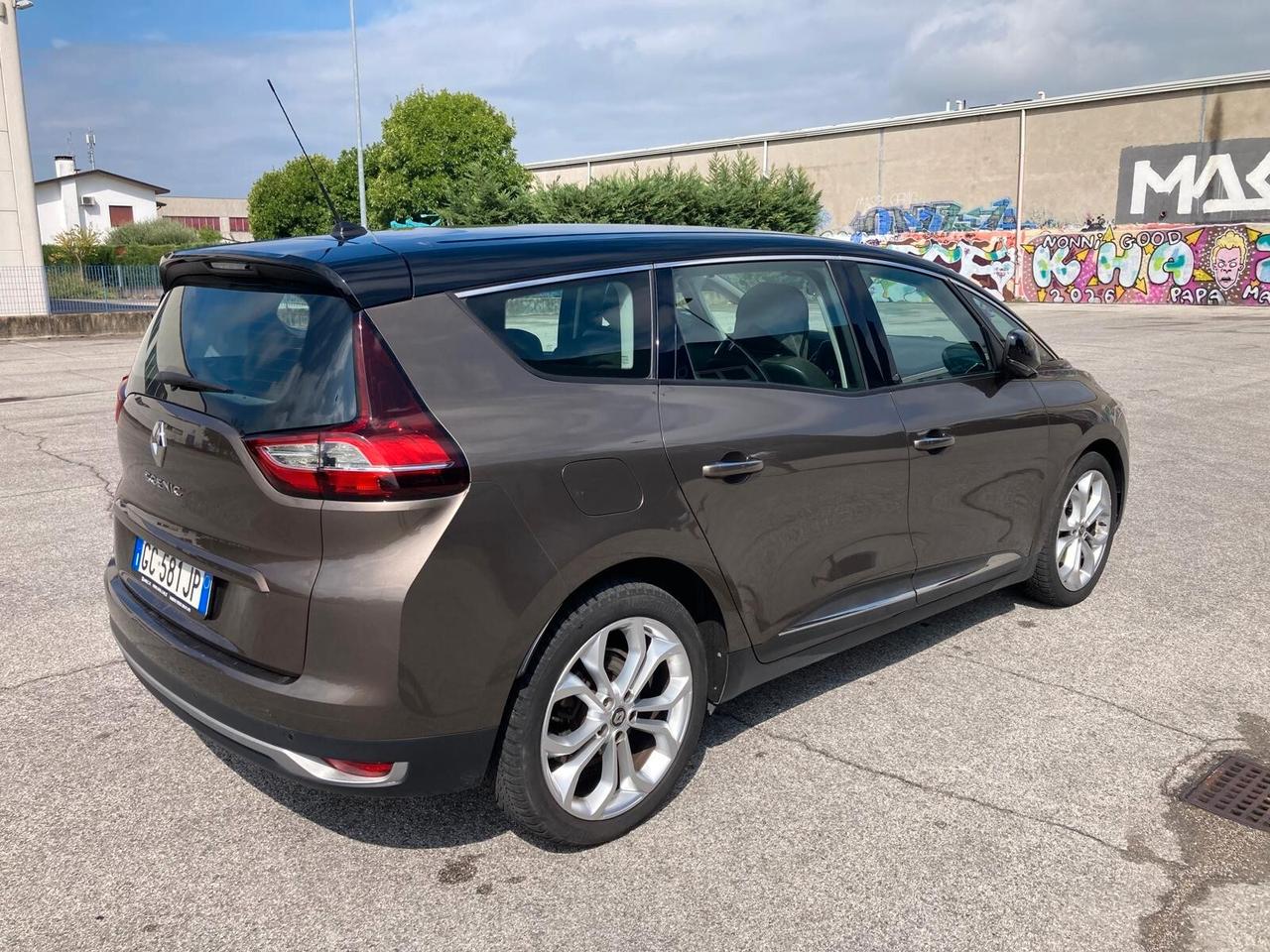 Renault Grand Scenic Blue dCi 120 CV EDC Initiale Paris