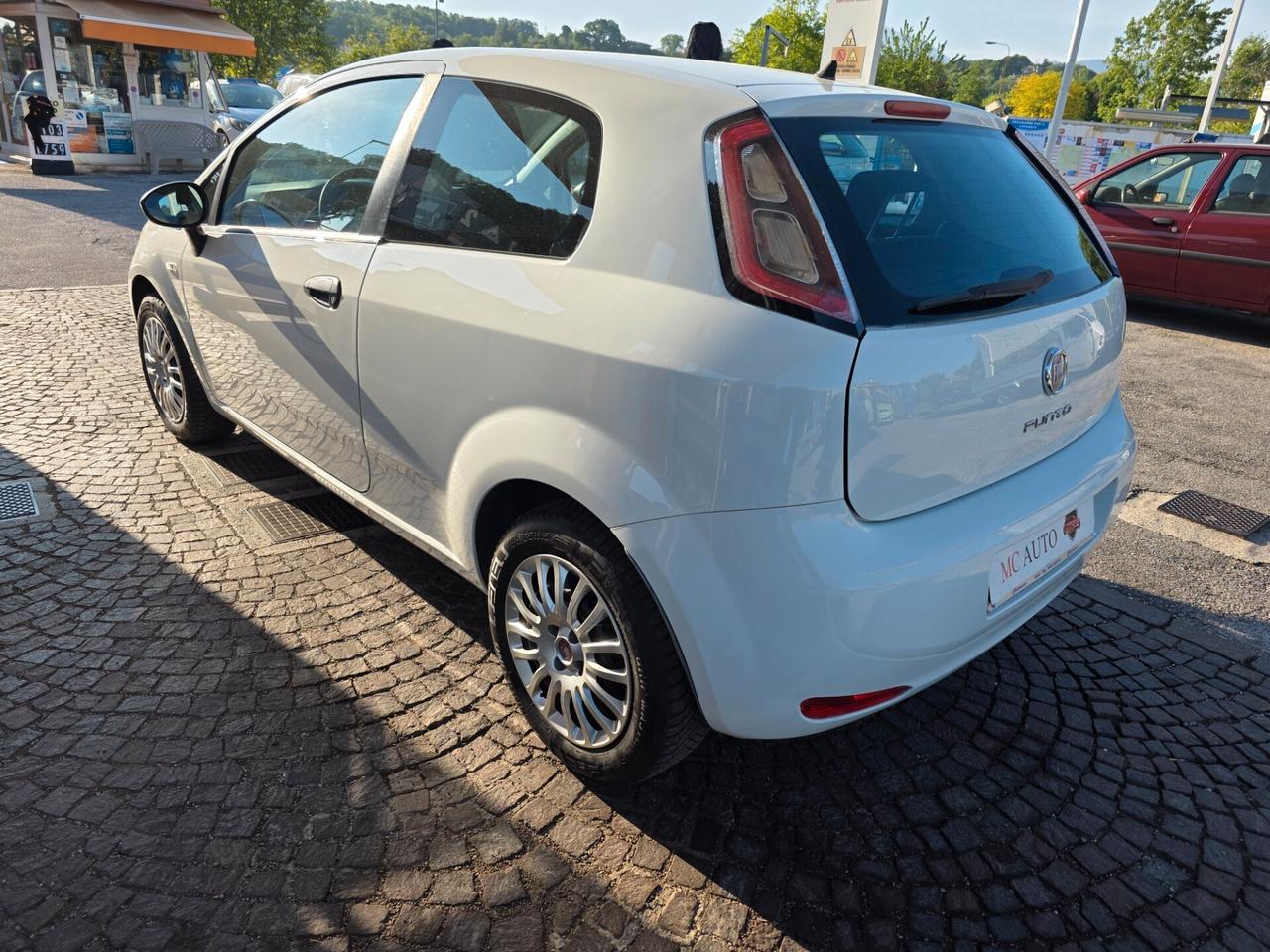 Fiat Qubo 1.3 MJT 75 CV Autocarro Van 4 posti con 287.000km