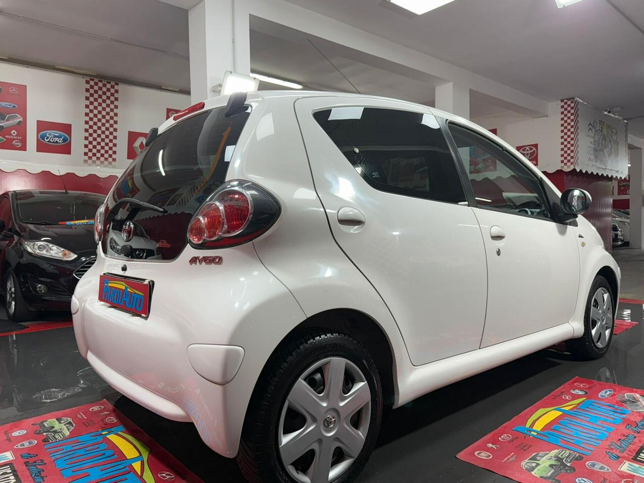 Toyota Aygo 1.0 68cv 5 porte Sol - 2011