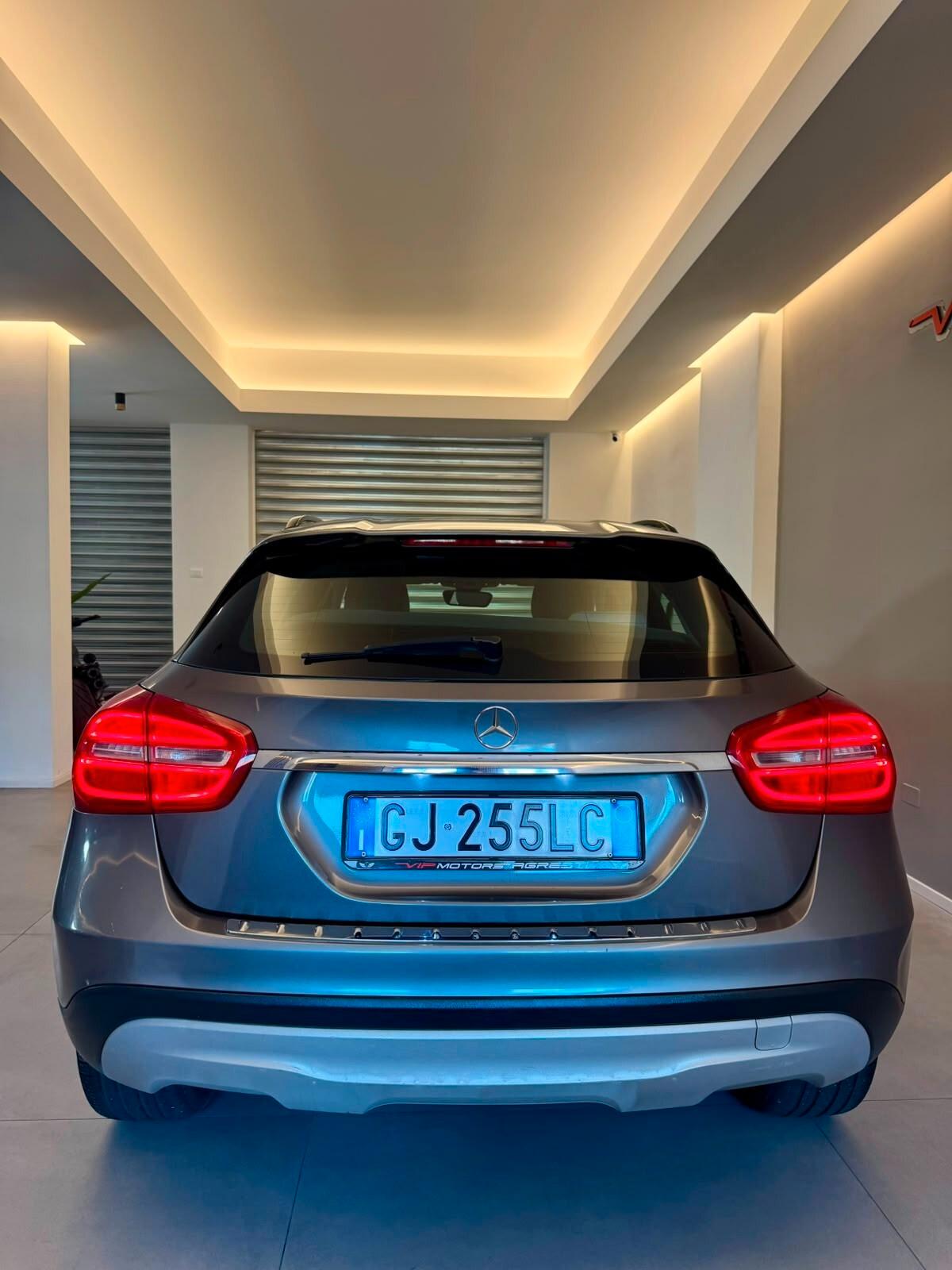 MERCEDES GLA 200 D PREMIUM FULL OPTIONAL RESTYLING