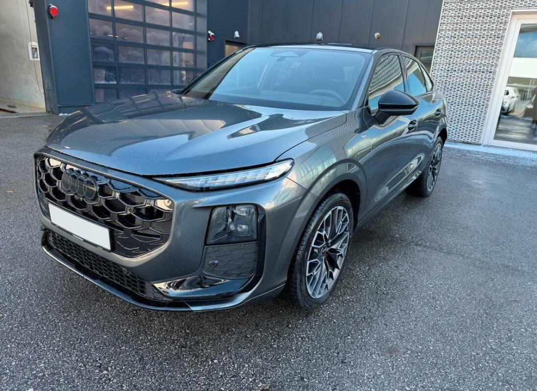 Audi Q3 Sportback Sportback TFSI S Line Quattro 204cv-Tetto-Sosp. Pneu