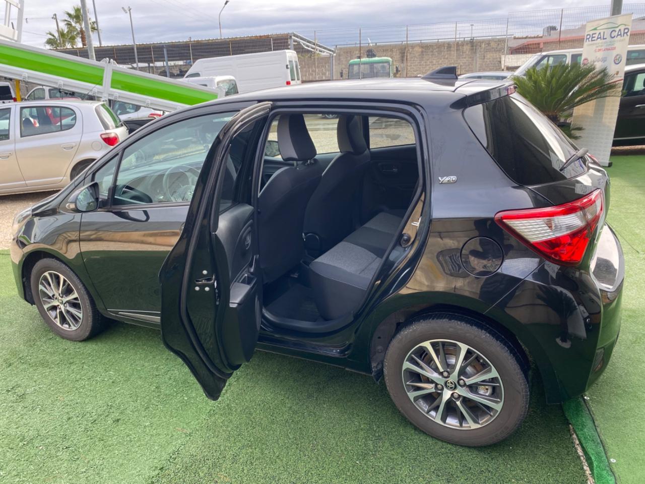 Toyota Yaris 1.0 Benzina Y20 Full Led Anno 2019