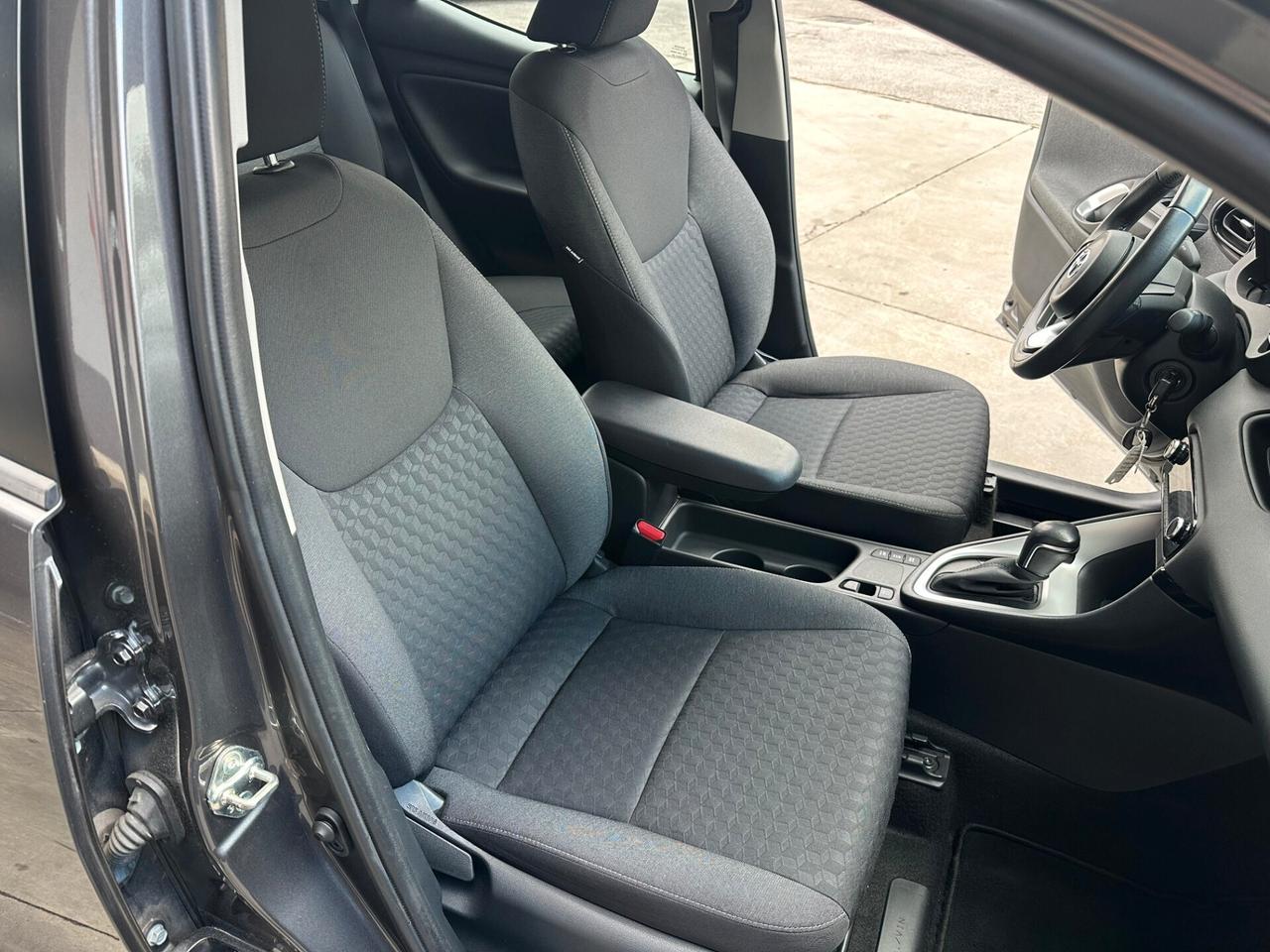 Toyota Yaris 1.5 Hybrid 5 porte Business PREZZO PROMO