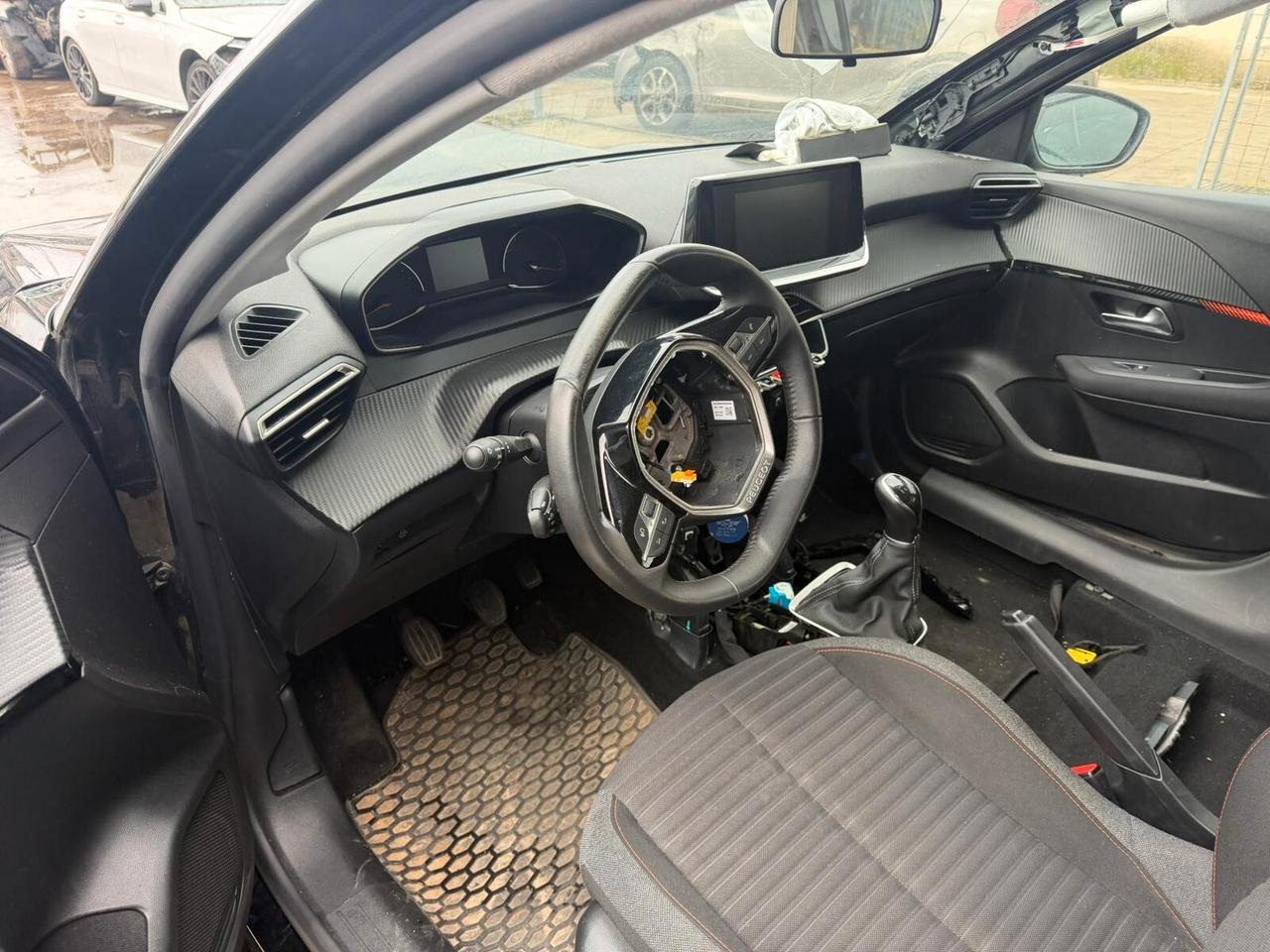 Peugeot 208 1,2 incidentato - 2023