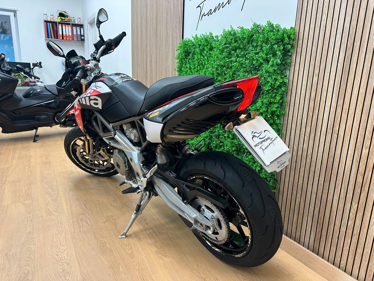 APRILIA DORSODURO 750 FACTORY / DA 99€ AL MESE