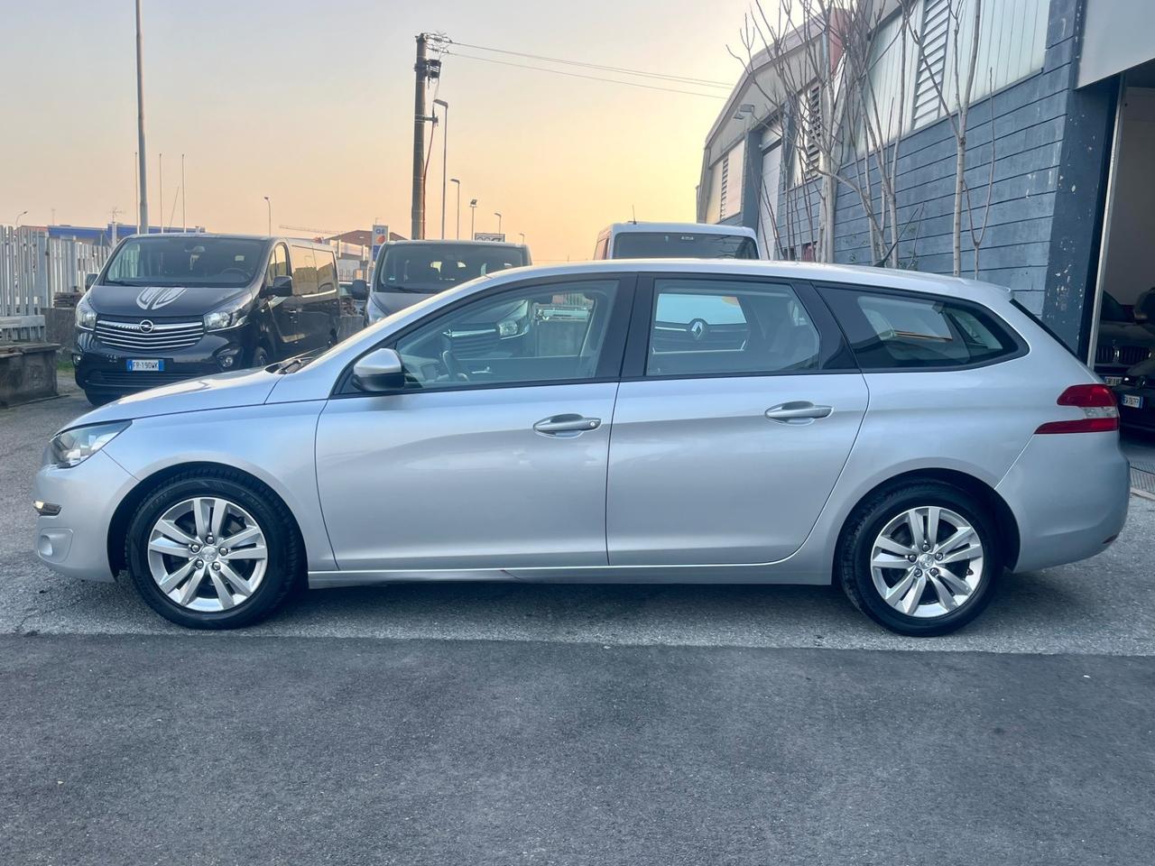 Peugeot 308 BlueHDi 120 SW Allure