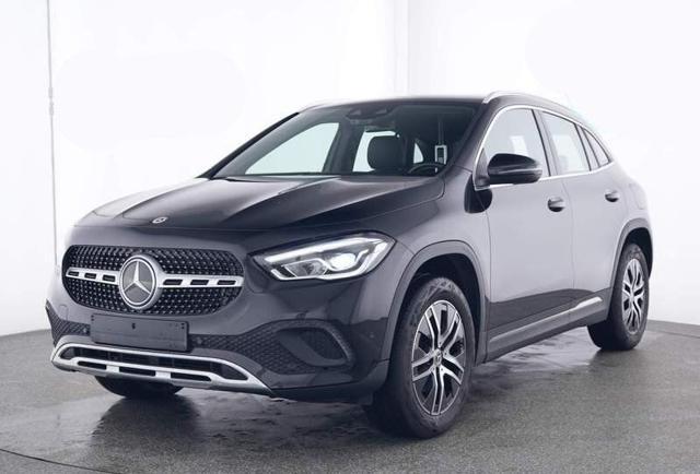 MERCEDES-BENZ GLA 180 Automatic Progressive Advanced