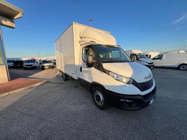 IVECO DAILY 35S16H3.0 BOX