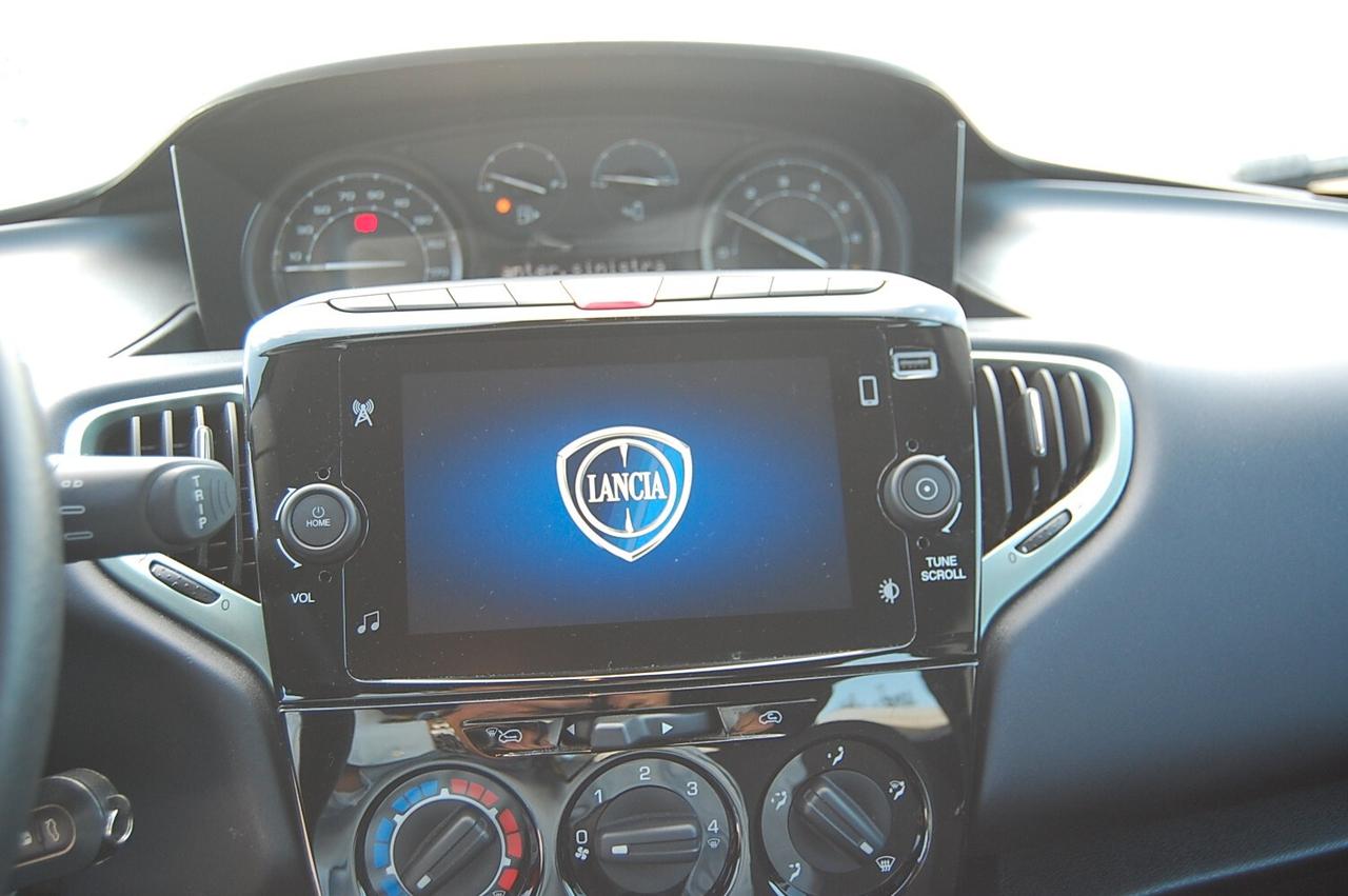 Lancia Ypsilon 1.0 FireFly 5 porte S&S Hybrid Platino