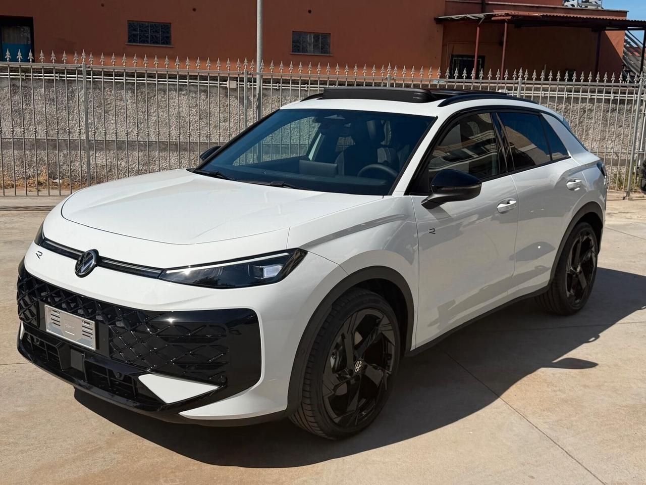 Volkswagen T-Roc 1.5 eTSI ACT 150 CV DSG R-Line