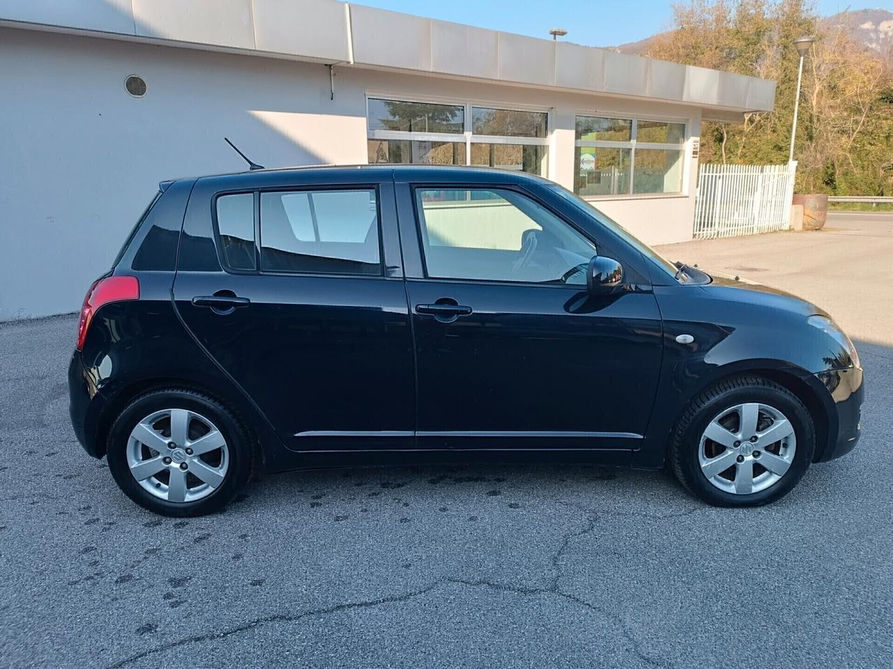 Suzuki Swift 1.3 GPL