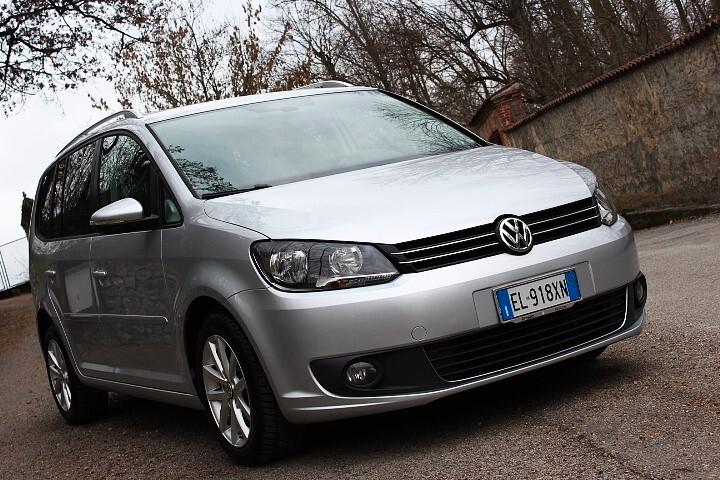 Volkswagen Touran Business 1.6 TDI Comfortline 7 POSTI 8 PNEUMATICI SU CERCHIO IN LEGA ORIGINALE
