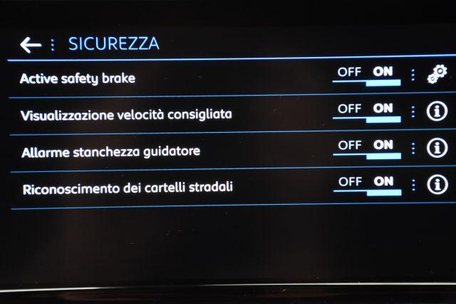 PEUGEOT 2008 BlueHDi 130 S&S EAT8 Allure