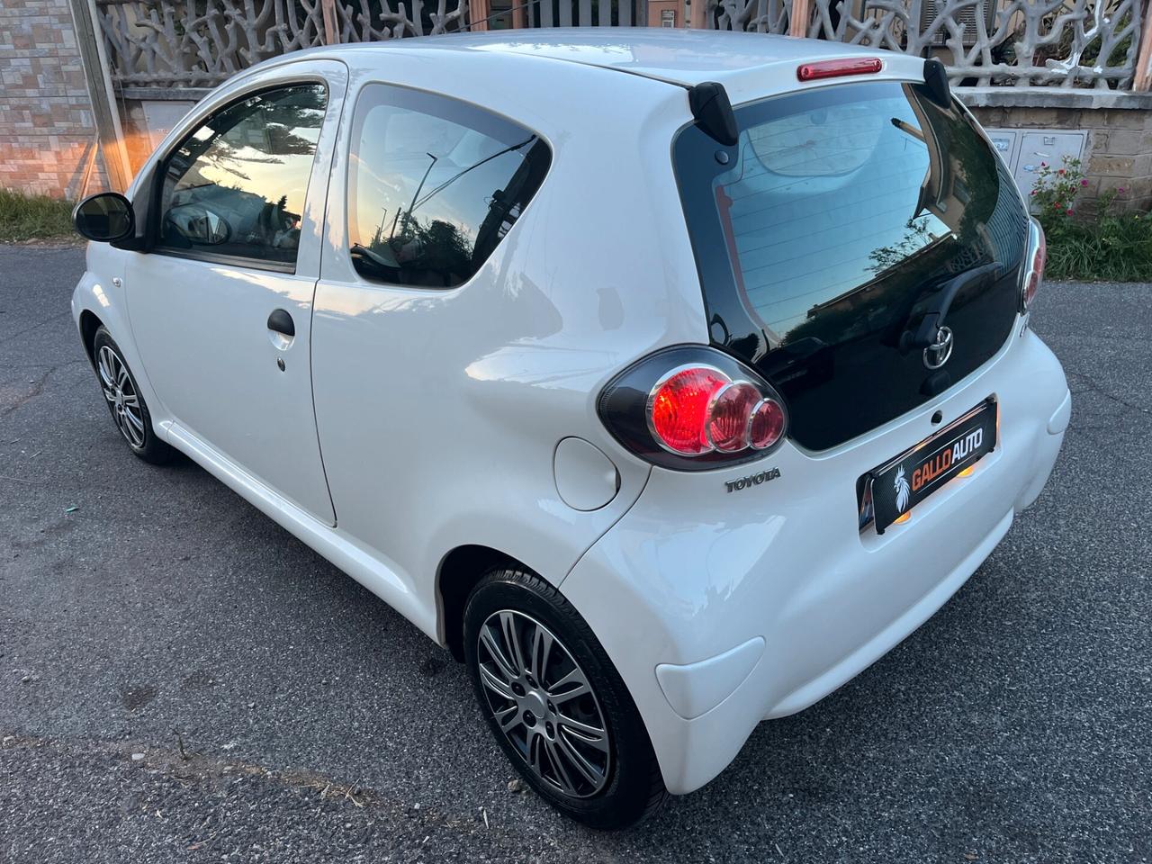 Toyota Aygo 1.0 12V VVT-i 3 porte Deep Ocean Connect