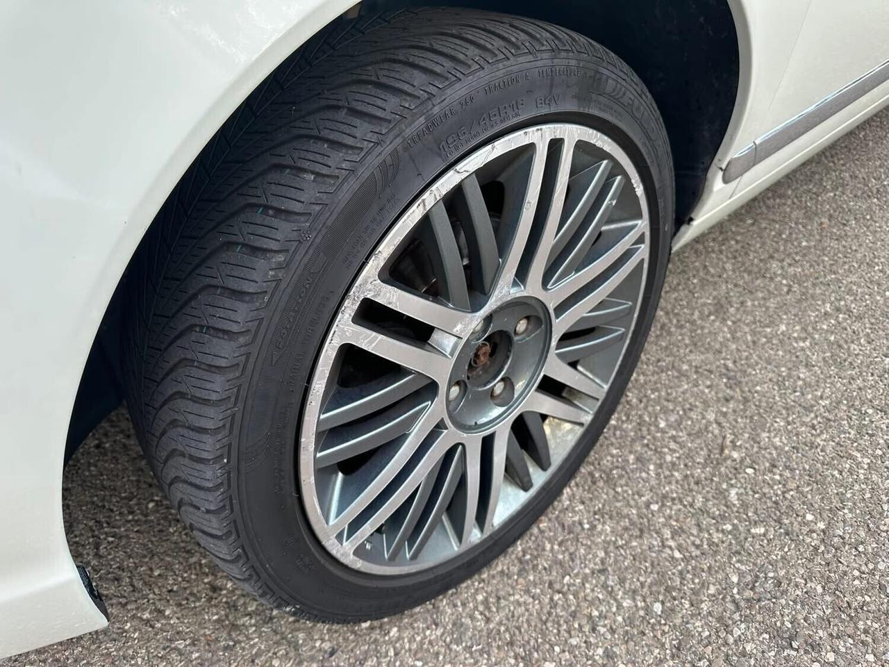 Lancia Ypsilon 1.4 New Oro Ecochic GPL