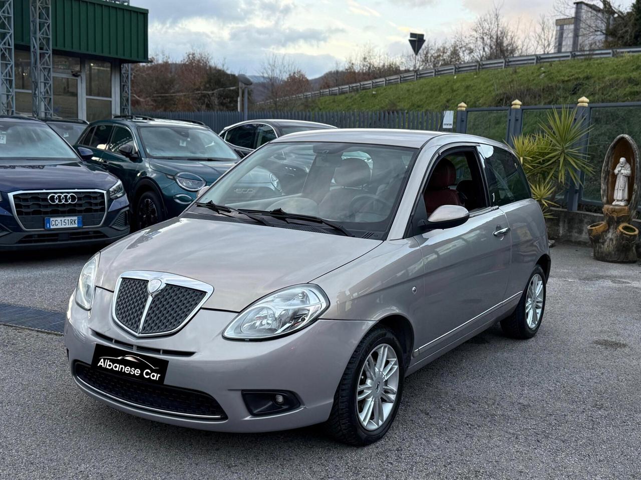 Lancia Ypsilon 1.3 MJT 90 CV Platino