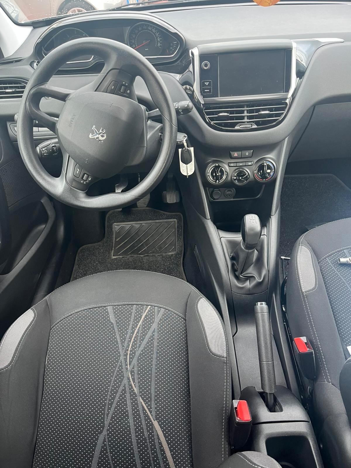 Peugeot 208 1.4 HDi 68 CV 5 porte Mix