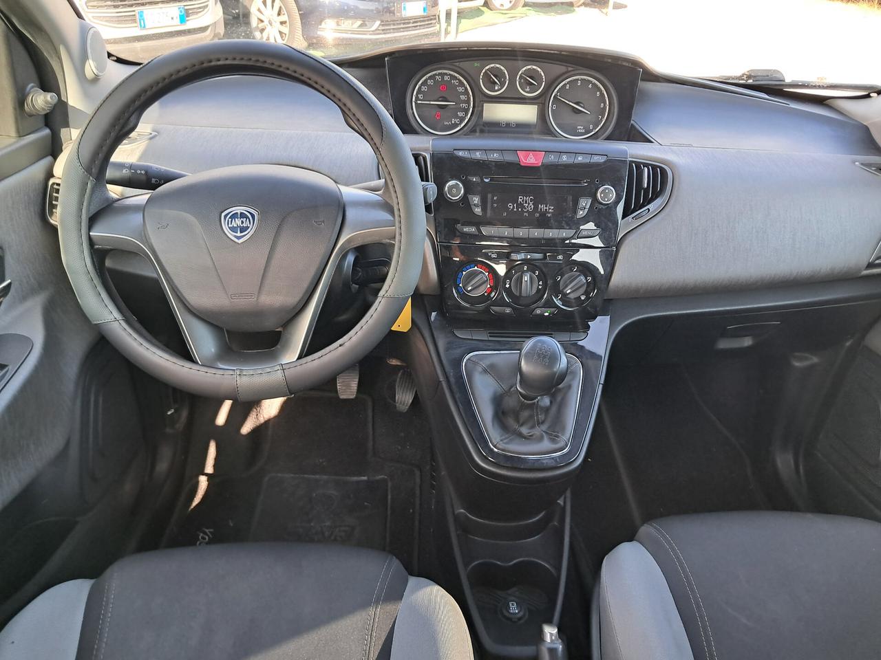 Lancia Ypsilon 1.2 69 CV 5 porte S&S Silver