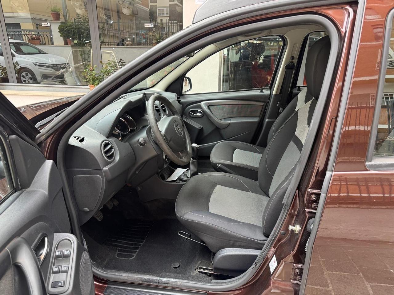 Dacia Duster 1.6 115 cv GPL Laureate