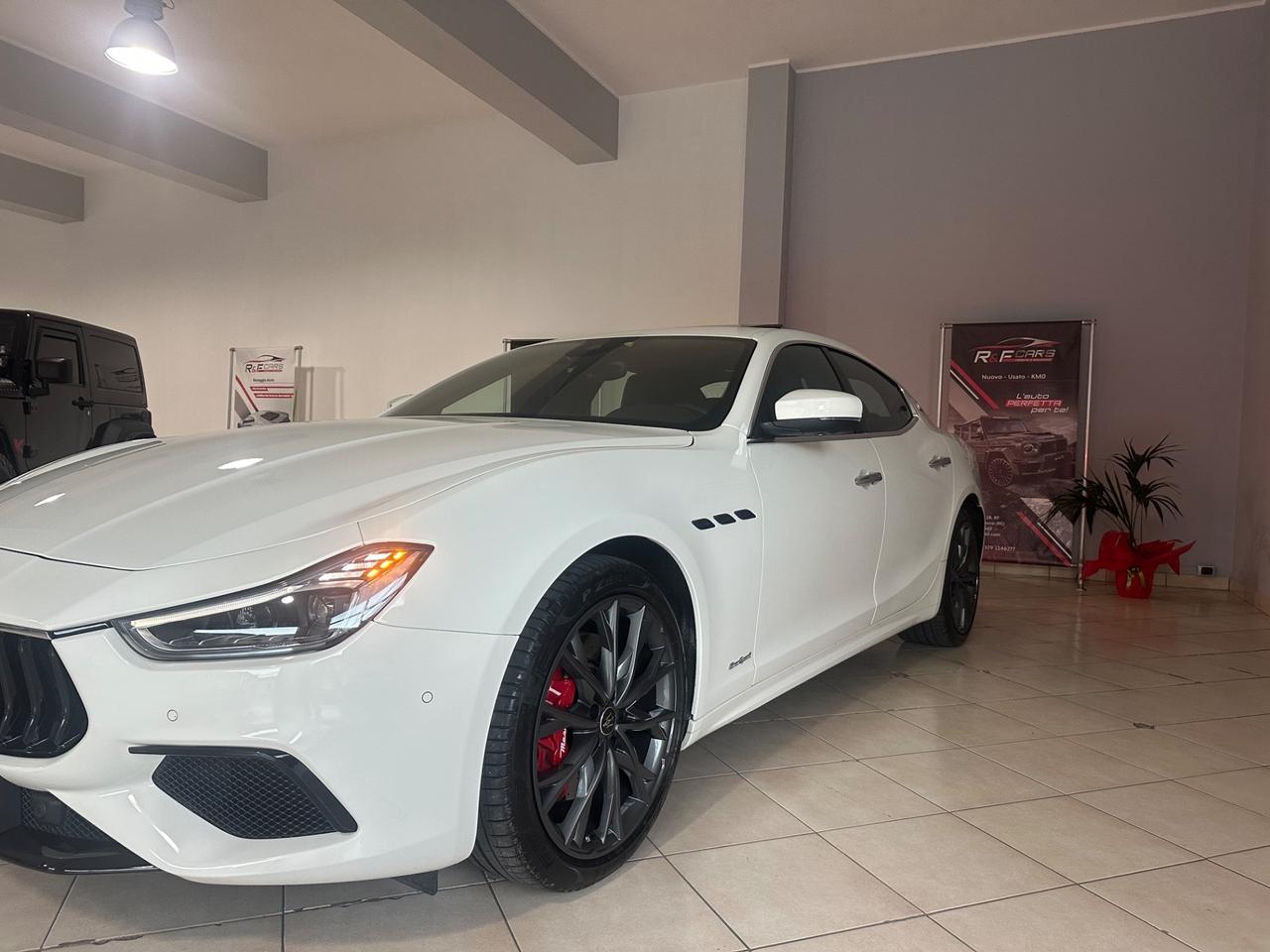 Maserati Ghibli L4 330 CV MHEV Gransport