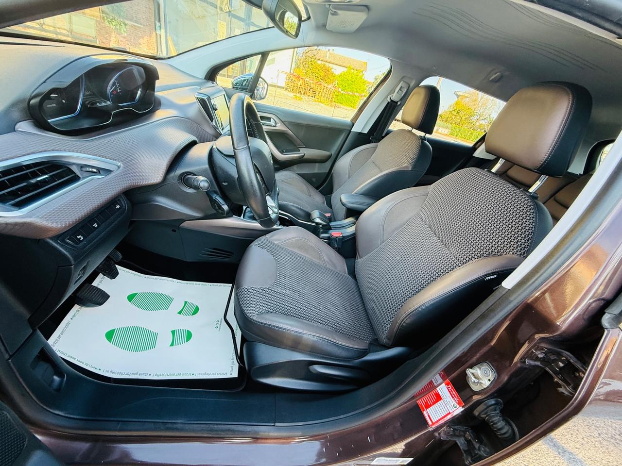 Peugeot 2008 1.6 e-HDi 115 CV Stop&Start Allure