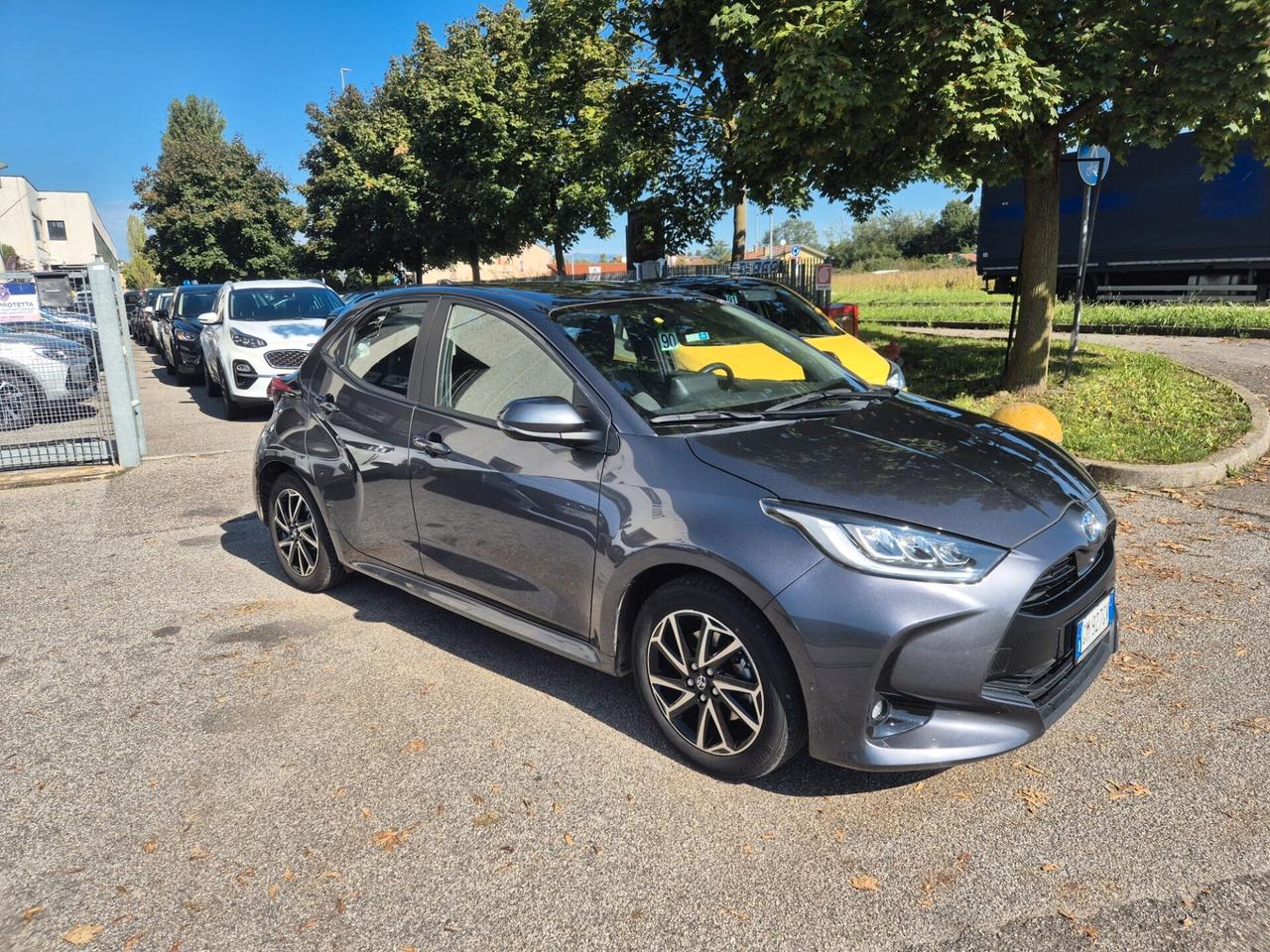 Toyota Yaris 1.5 Hybrid 5 porte Trend CON 7 ANNI DI GARANZIA MECCANICA