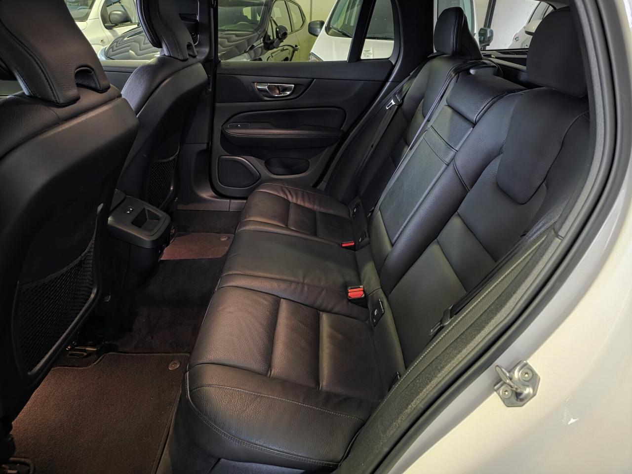 Volvo V60 D4 Geartronic gancio traino, uniproprietario, €6D