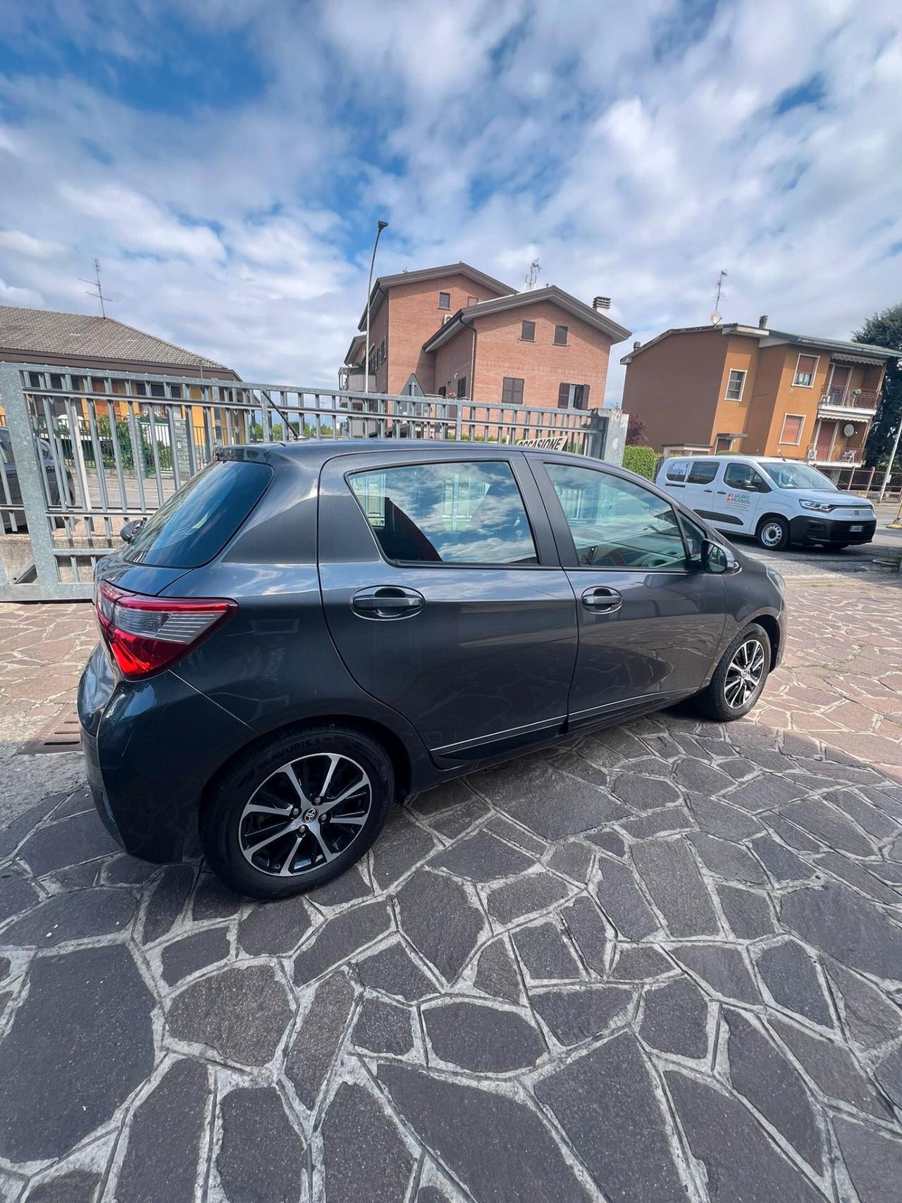 Toyota Yaris 1.5 5 porte Active