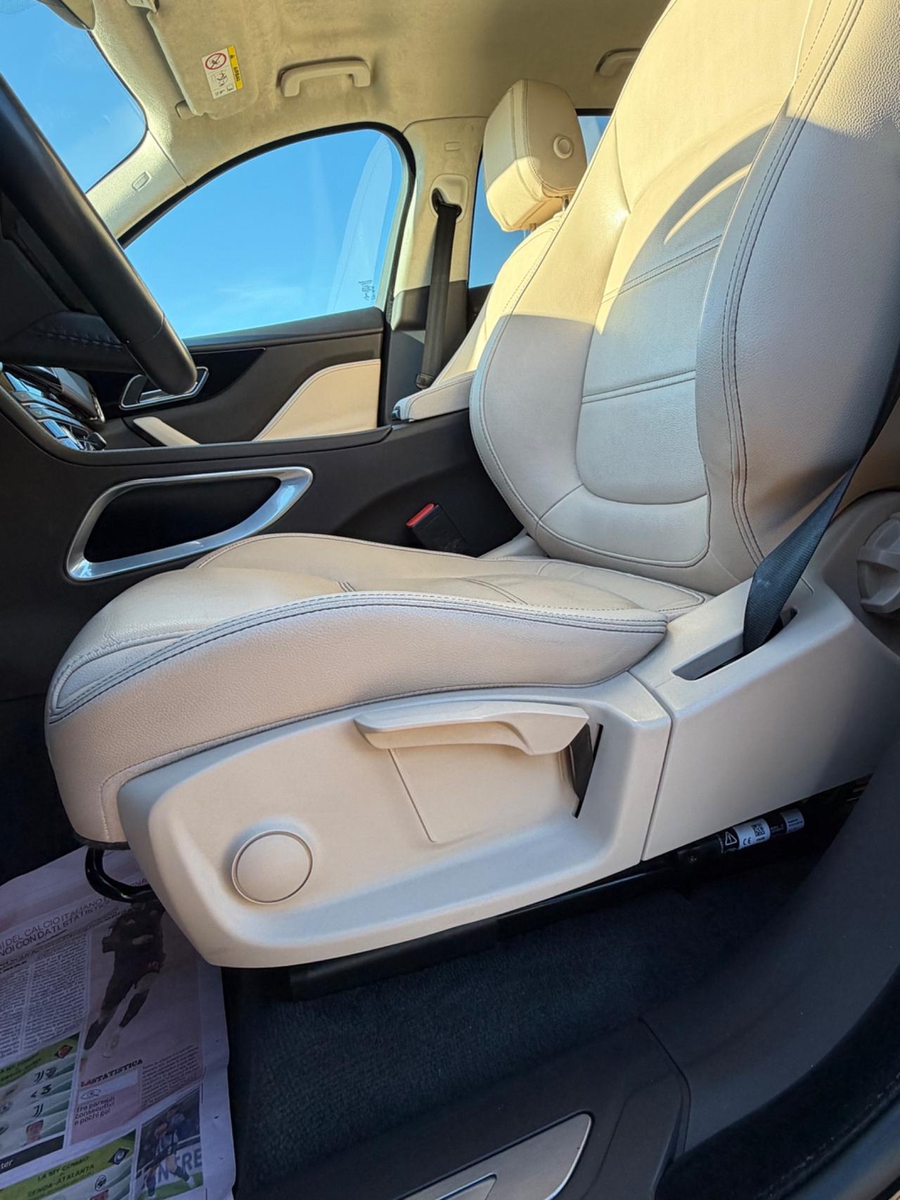 Jaguar F-Pace 2.0 D 180 CV AWD aut. Chequered Flag