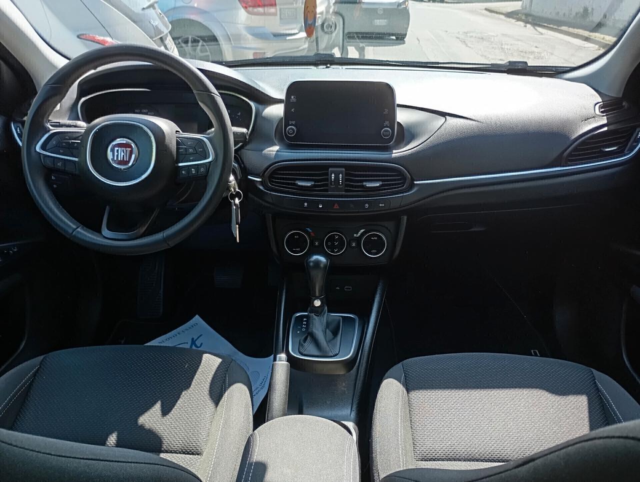 Fiat Tipo 5P 1.6 Multijet Lounge Aut.