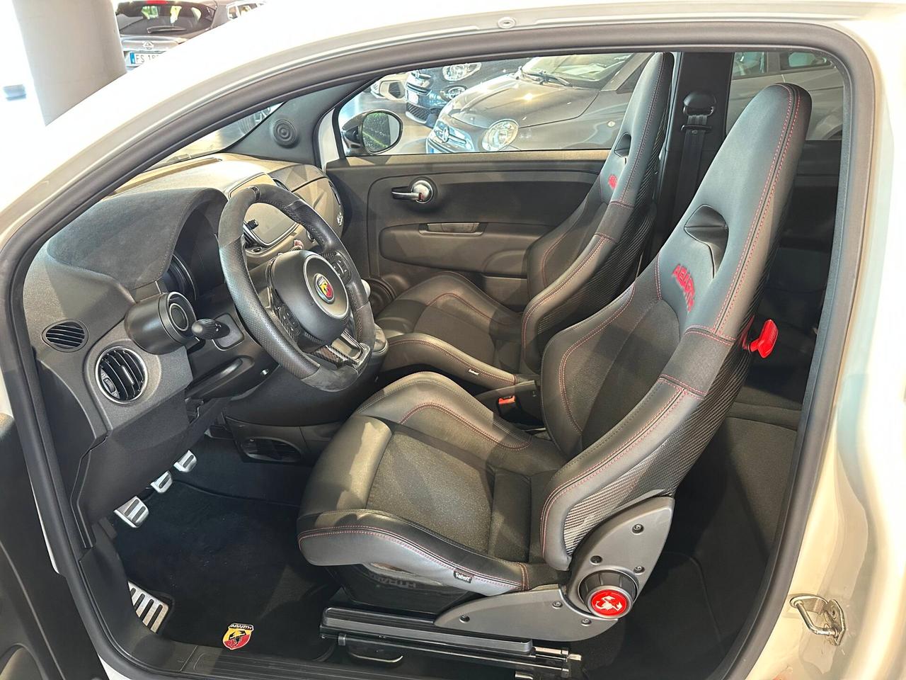 Abarth 595 1.4 Turbo T-Jet 180 CV Esseesse