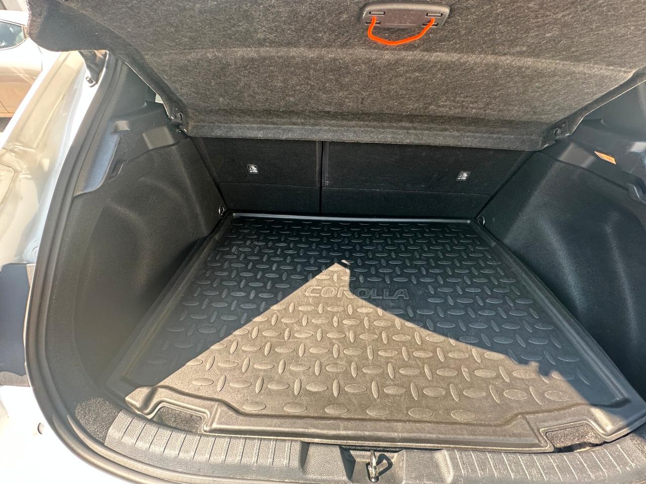 Toyota Corolla 2.0 Hybrid Business