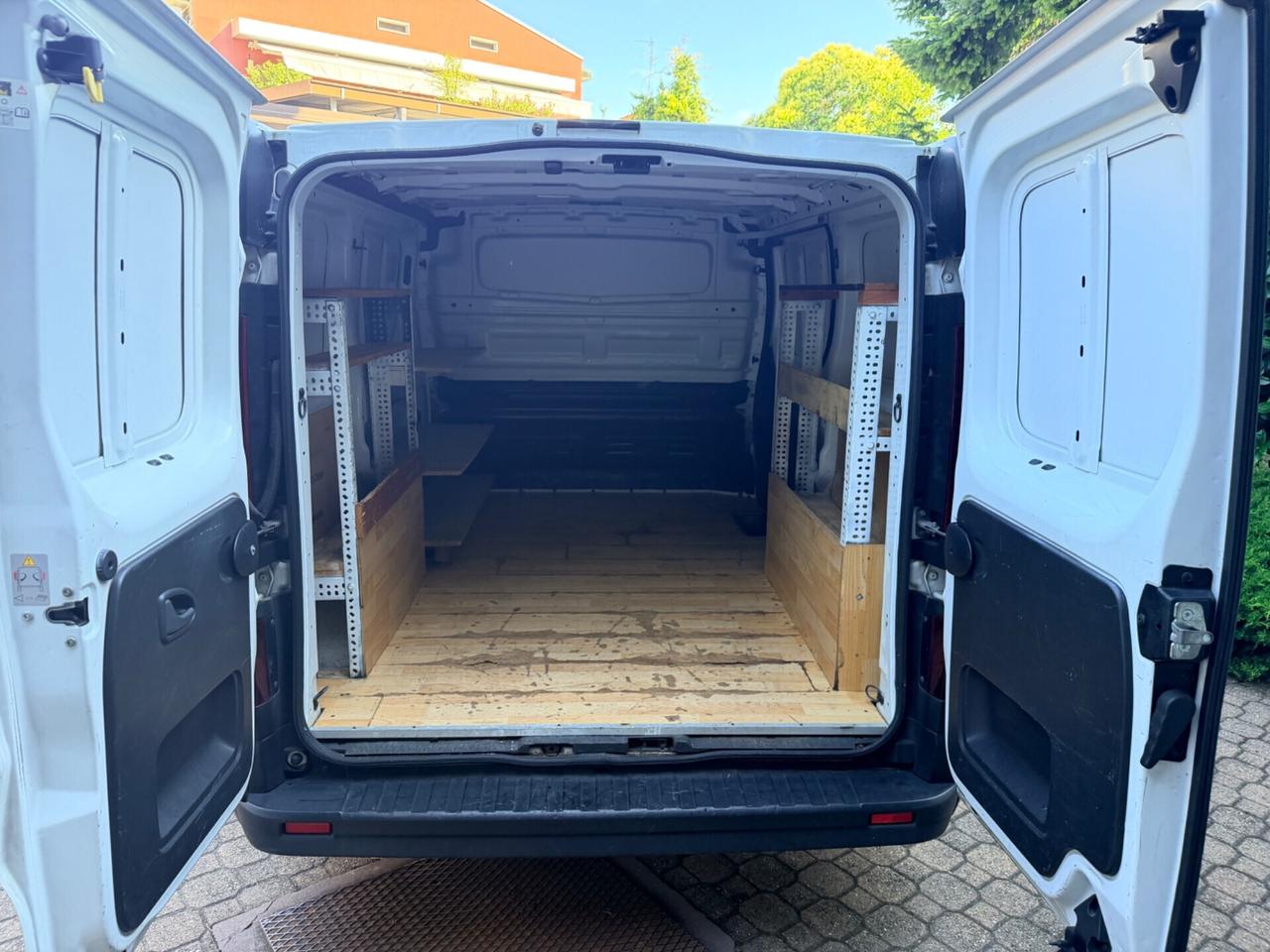 FURGONE RENAULT TRAFIC
