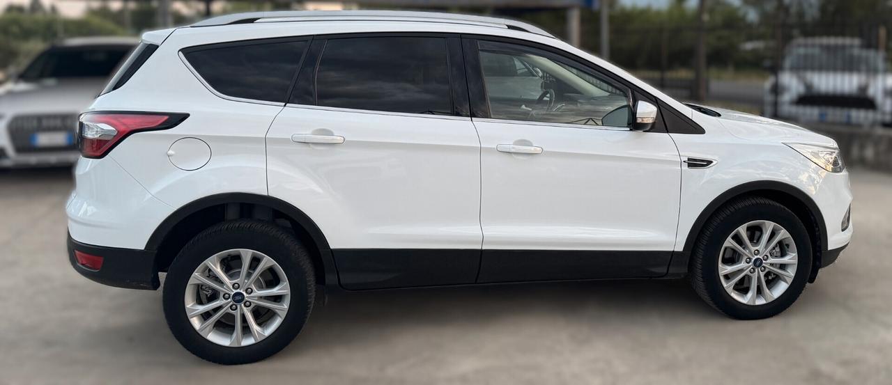 Ford Kuga 1.5 TDCI 120 CV S&S 2WD Powershift Titanium