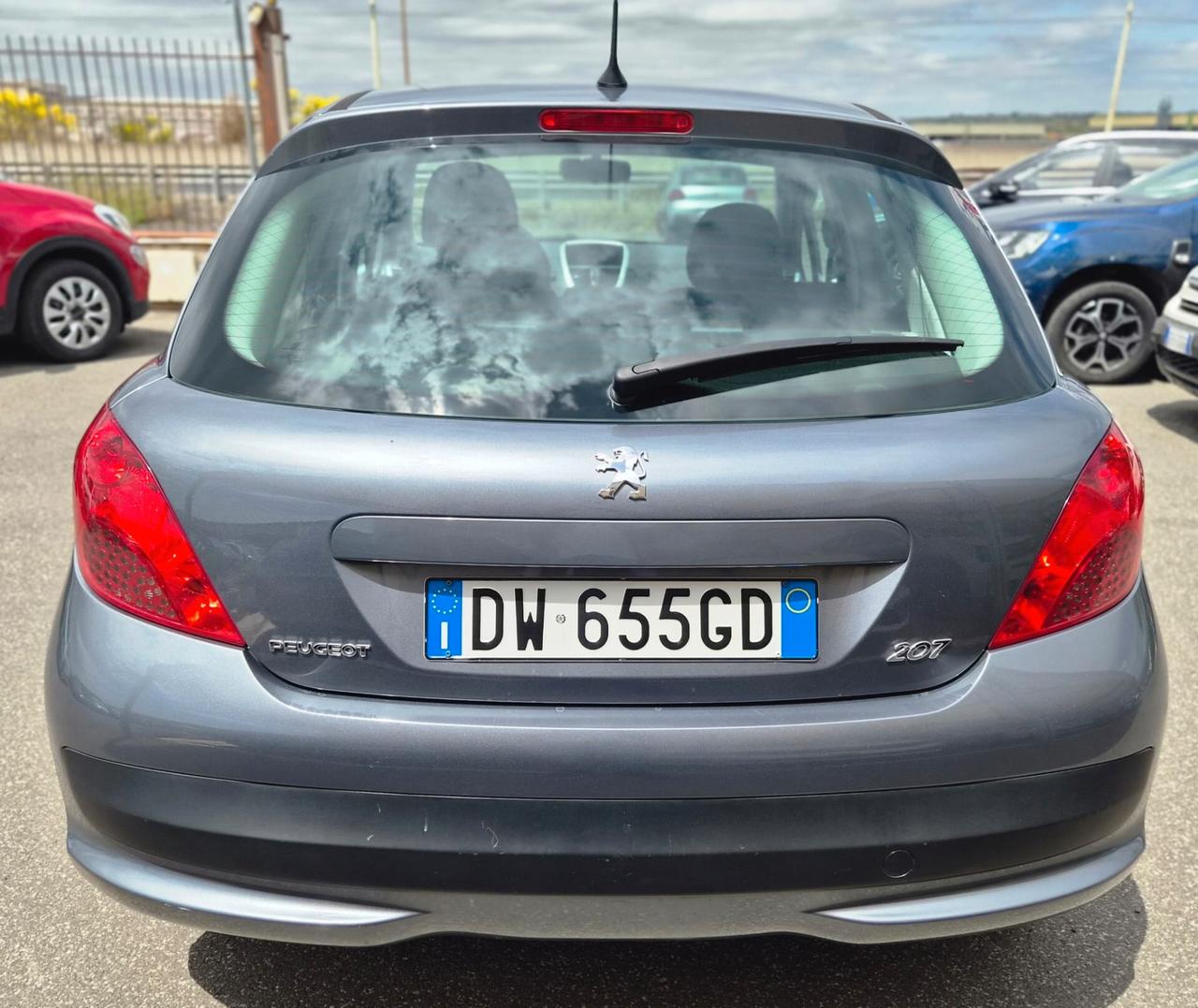 Peugeot 207 1.4 HDi 70CV 5p. ONE Line