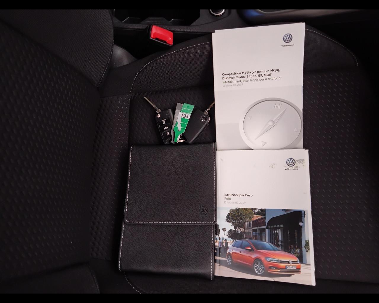 VOLKSWAGEN Polo VI 2017 - Polo 5p 1.0 tgi Comfortline 90cv my19