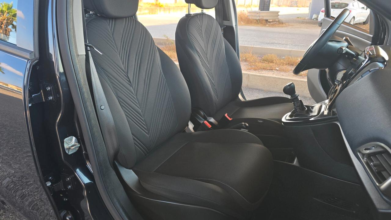 Lancia Ypsilon 1.0 FireFly 5 porte S&S Hybrid Alberta Ferretti