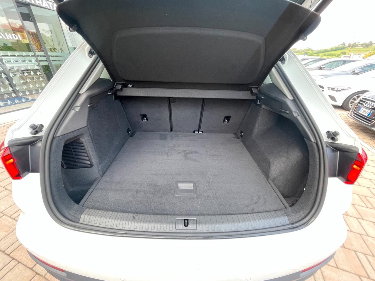 Audi Q3 45 TFSI e S tronic Business